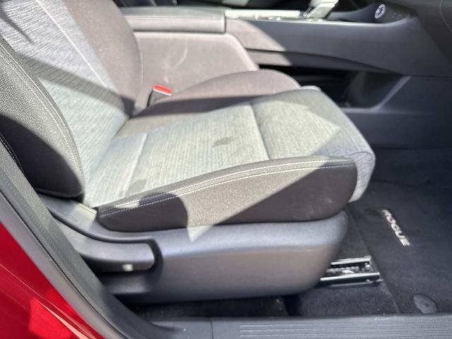 Used 2023 Nissan Rogue SV FWD image 11