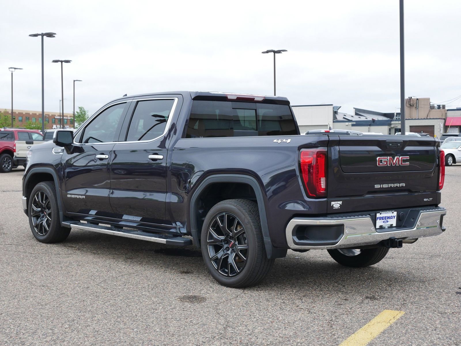 Used 2022 GMC Sierra 1500 SLT w/ SLT Premium Plus Package AWD/4WD image 3