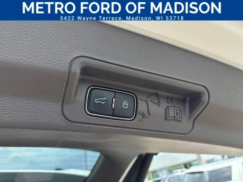 Certified 2023 Ford Explorer Platinum w/ Technology Package AWD/4WD image 48