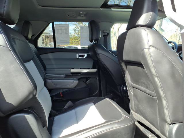 Certified 2022 Ford Explorer XLT w/ Equipment Group 202A image 12