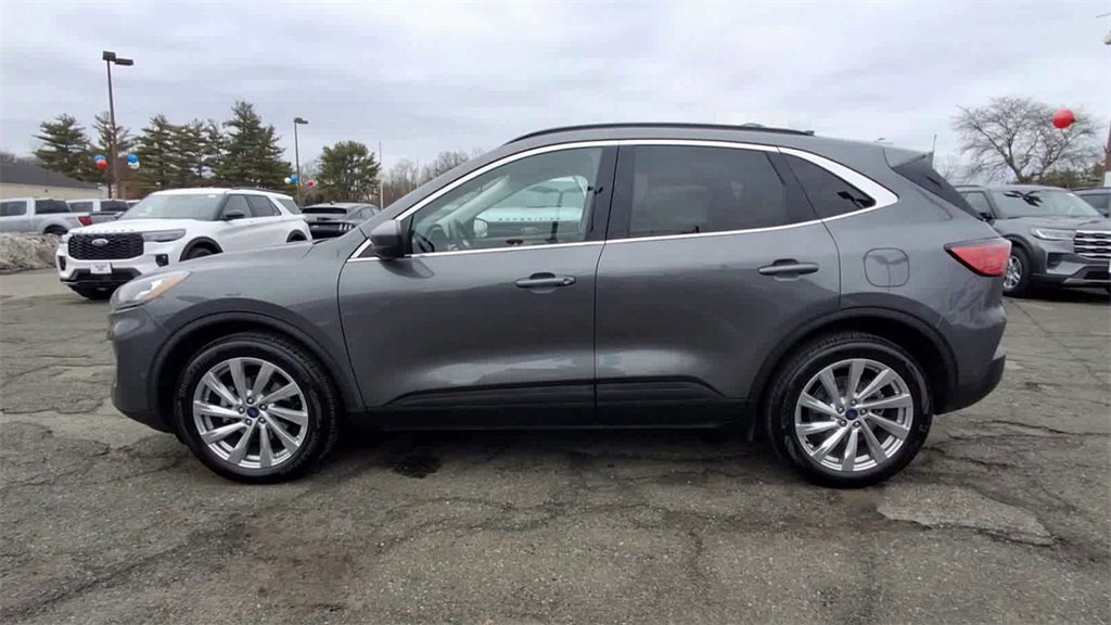 Certified 2022 Ford Escape Titanium w/ Titanium Elite Package image 2