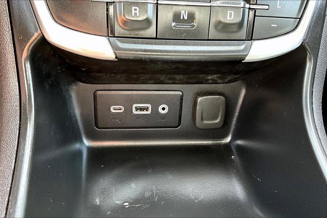 Used 2024 GMC Terrain SLE AWD/4WD image 32