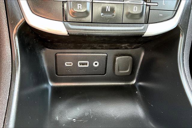 Used 2024 GMC Terrain SLE AWD/4WD image 32