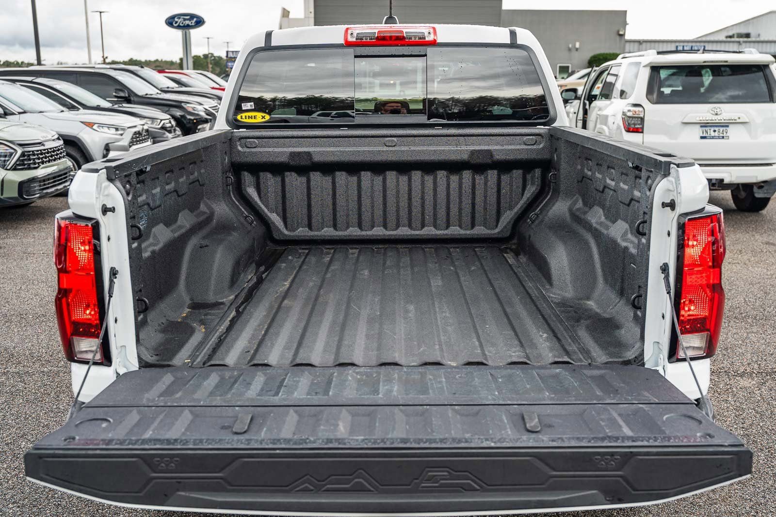 Used 2024 Chevrolet Colorado Trail Boss w/ Technology Package image 18