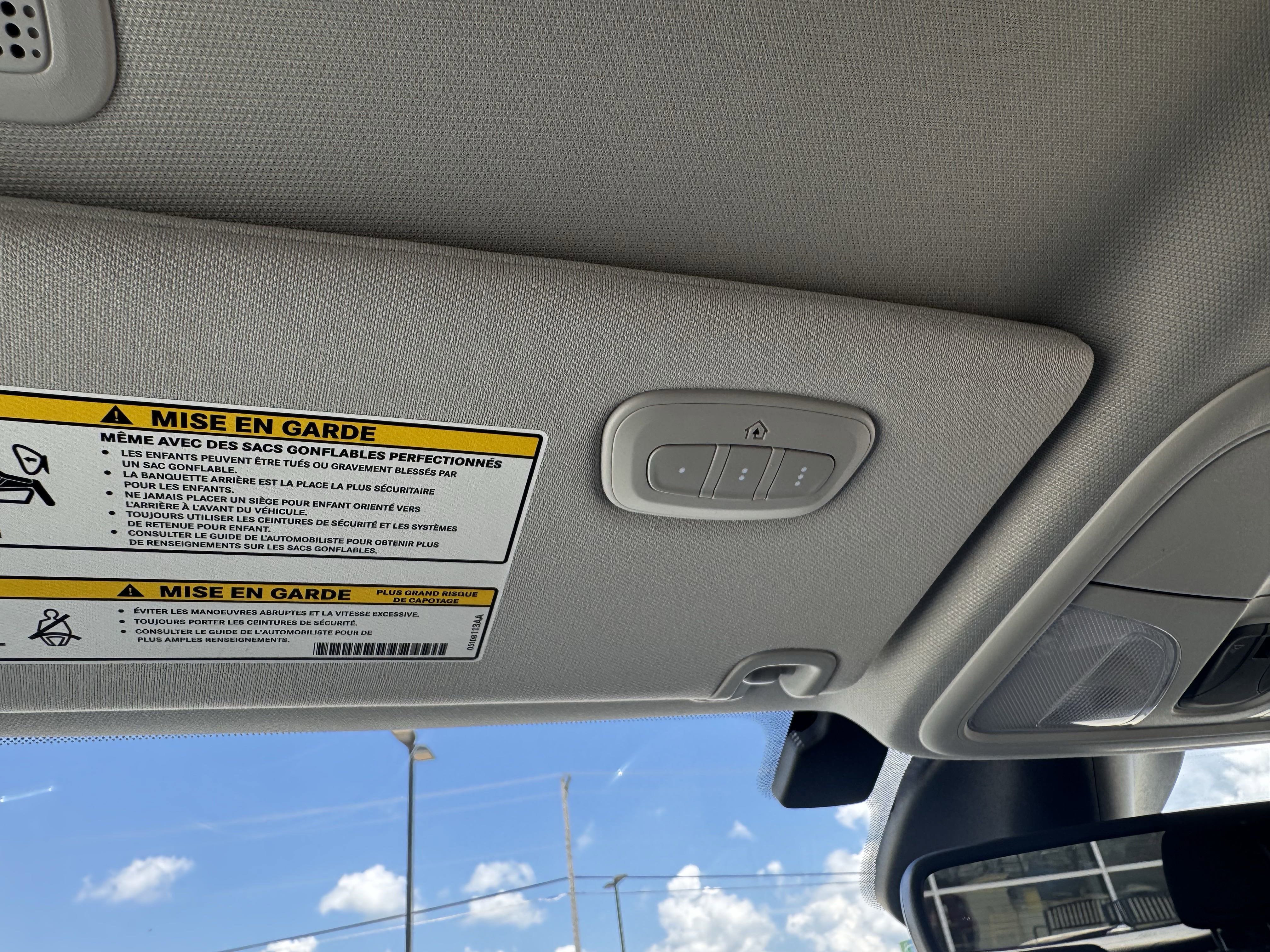 Used 2023 Jeep Cherokee Altitude Lux image 18