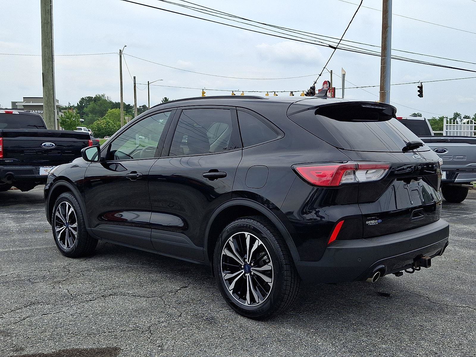 Certified 2022 Ford Escape SEL w/ SEL Stealth AWD Package image 4