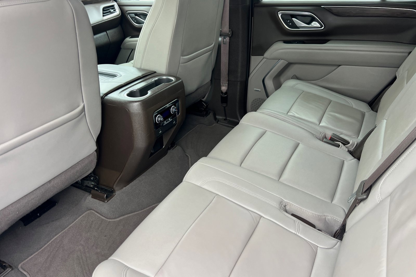 Used 2022 Chevrolet Tahoe Z71 image 13