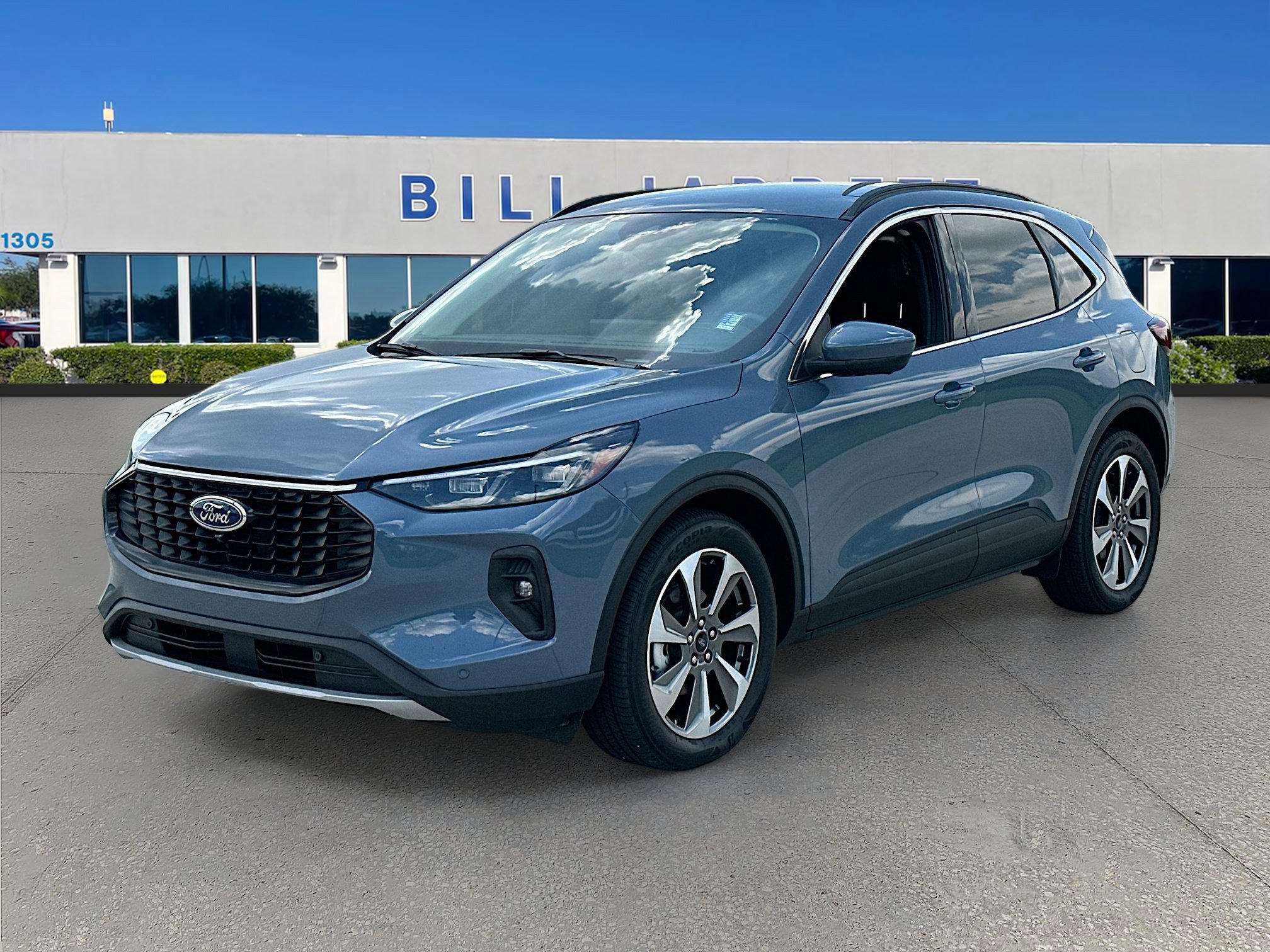 Certified 2025 Ford Escape Platinum w/ Premium Technology Package FWD image 3