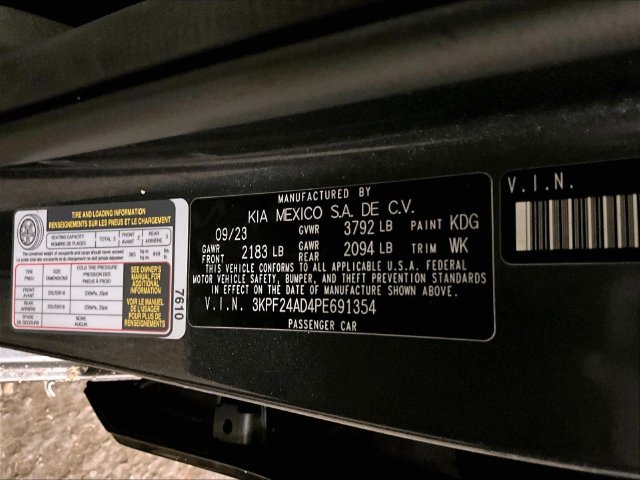 Used 2023 Kia Forte LXS w/ LXS Technology Package FWD image 32
