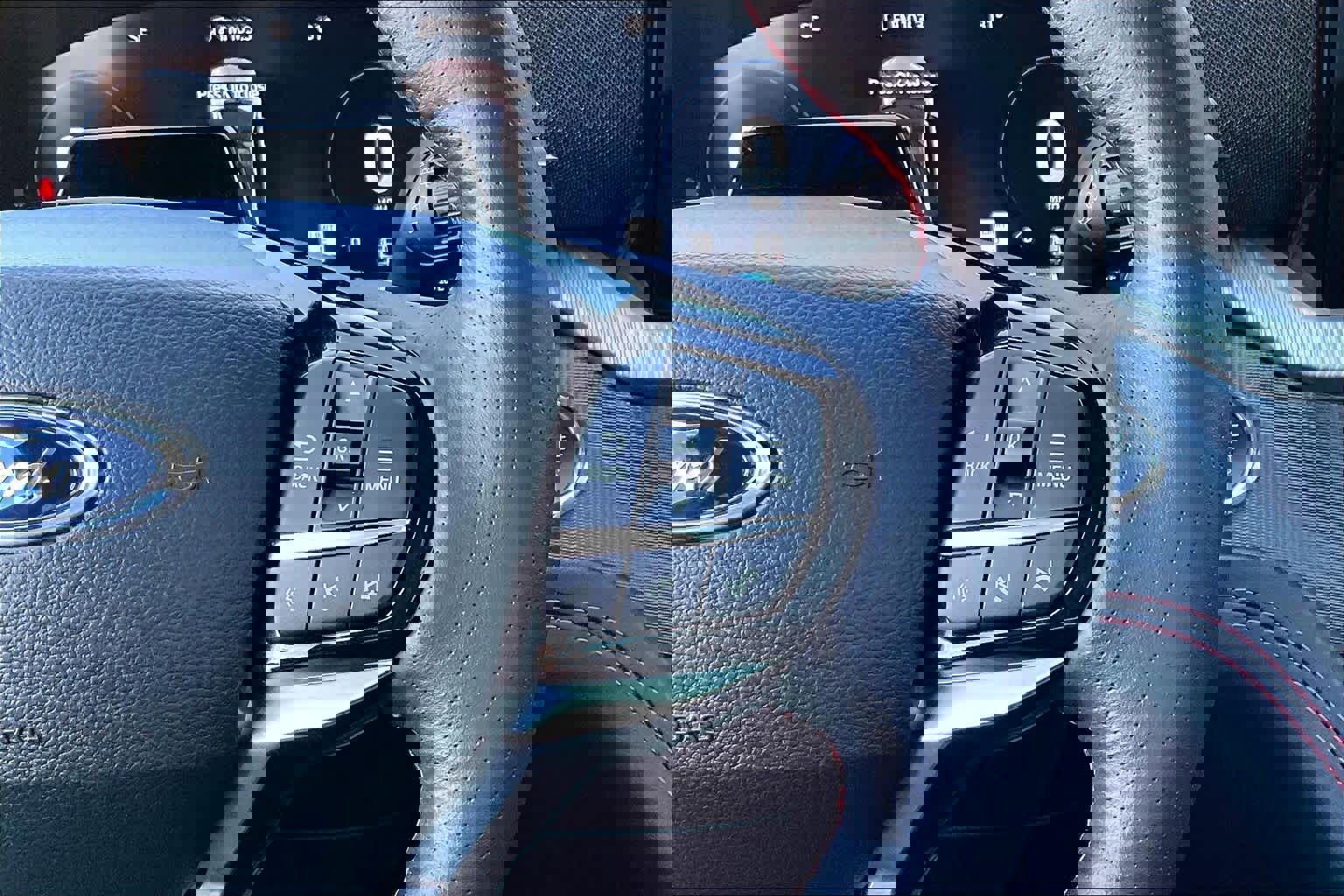 Certified 2025 Ford Explorer ST-Line w/ Premium Package image 30