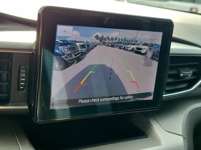 Certified 2022 Ford Explorer XLT w/ Equipment Group 202A RWD image 30