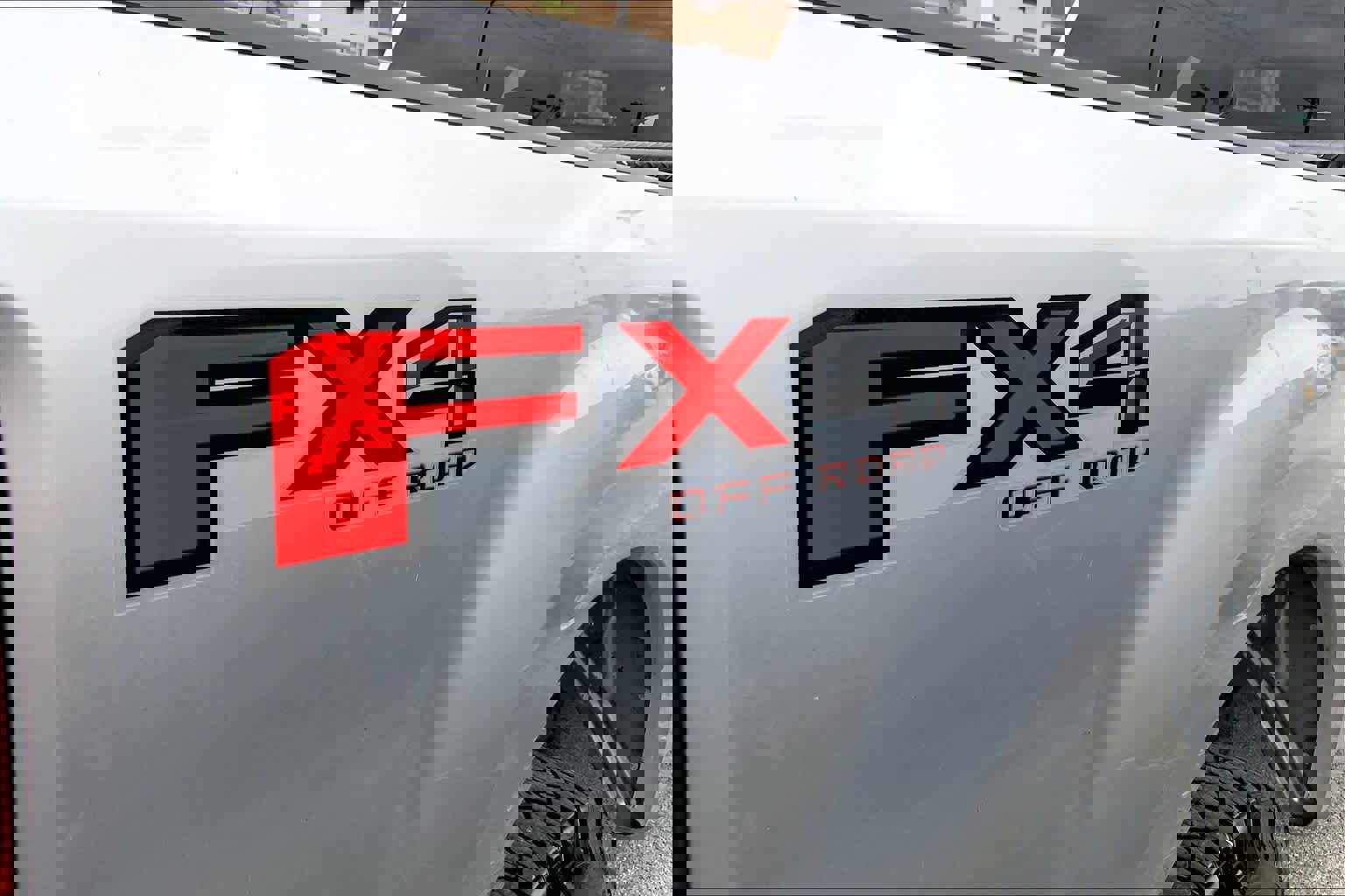 Certified 2022 Ford F350 Lariat w/ Lariat Ultimate Package image 12