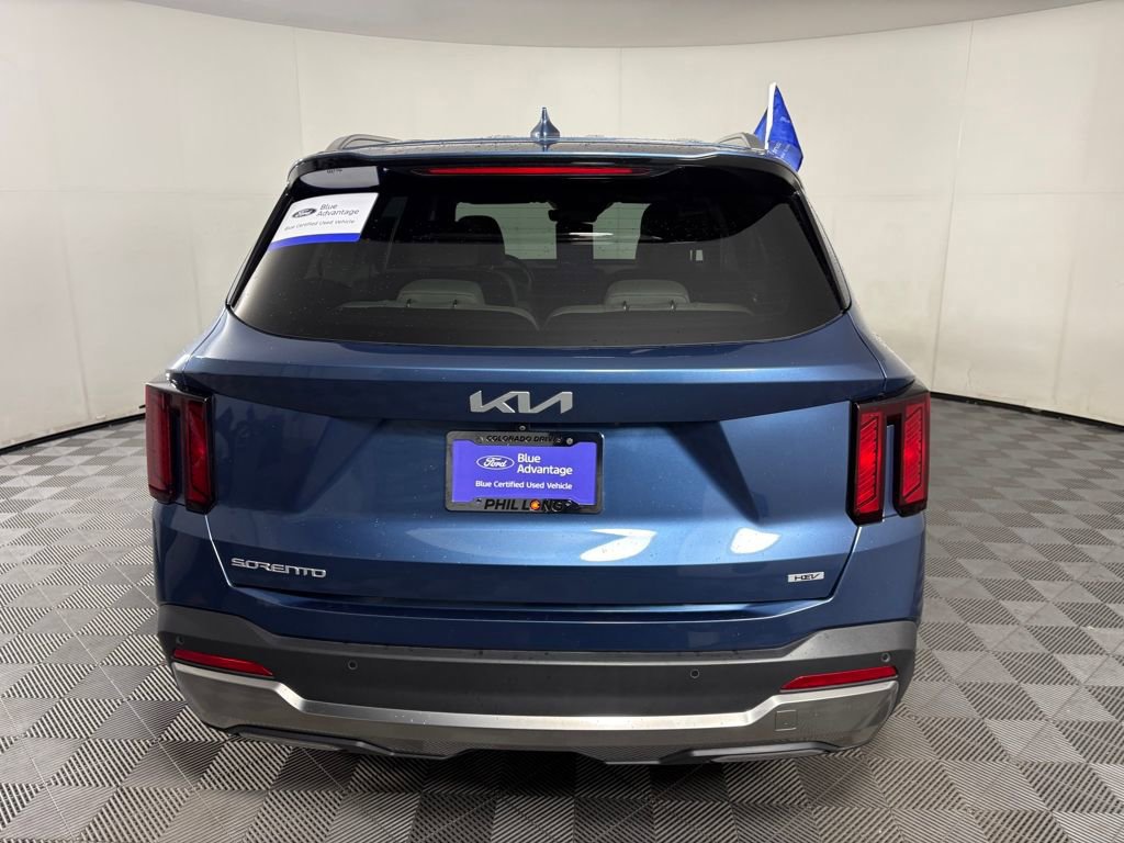 Used 2025 Kia Sorento EX image 4