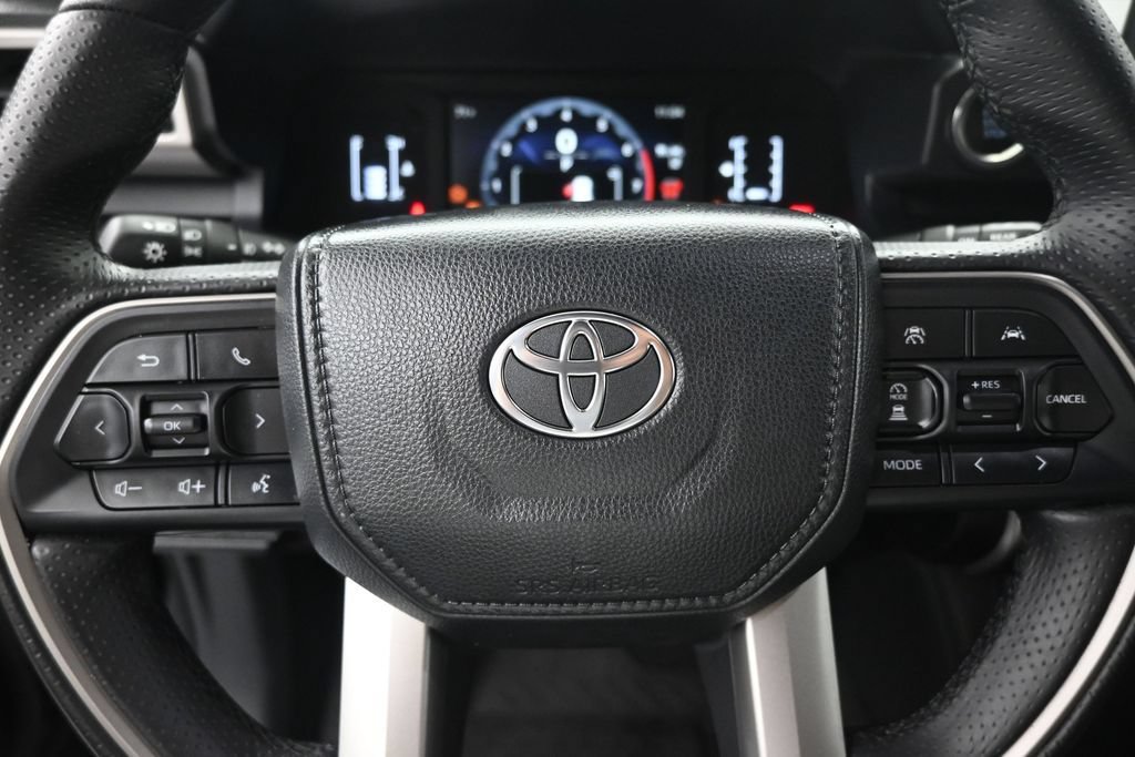 Used 2025 Toyota 4Runner SR5 AWD/4WD image 21