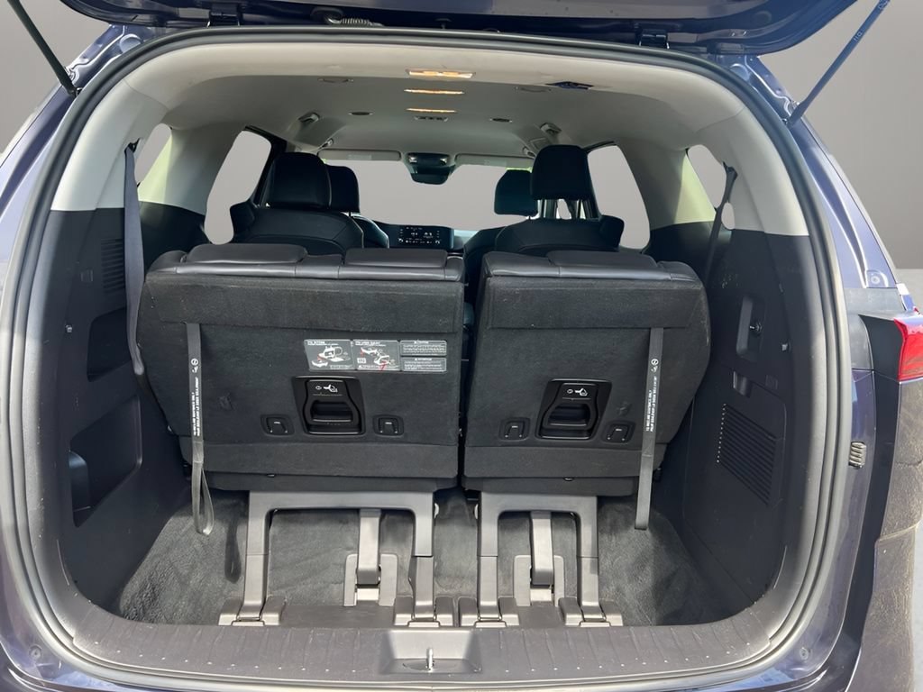 Used 2024 Kia Carnival LX FWD image 31