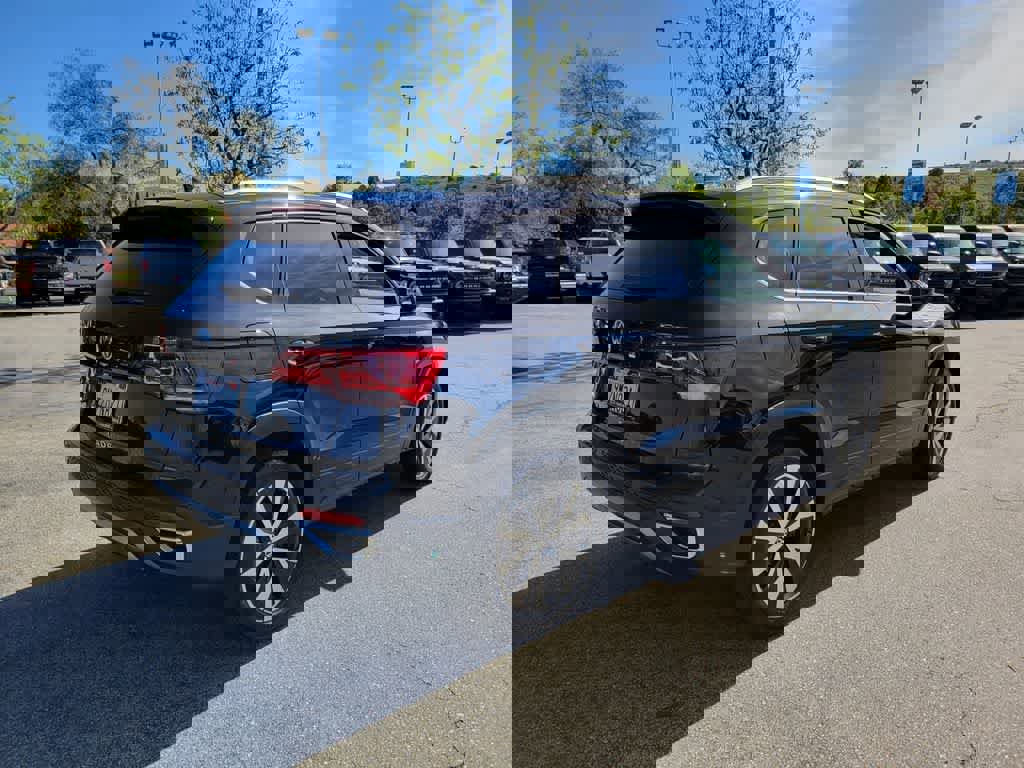 Used 2022 Volkswagen Taos SE FWD image 7