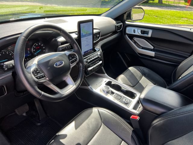 Certified 2023 Ford Explorer Limited w/ Limited Technology Package AWD/4WD image 18