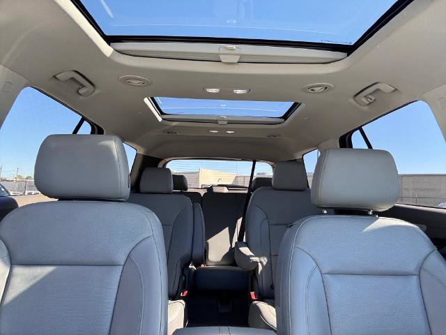 Used 2020 Chevrolet Traverse Premier FWD image 15