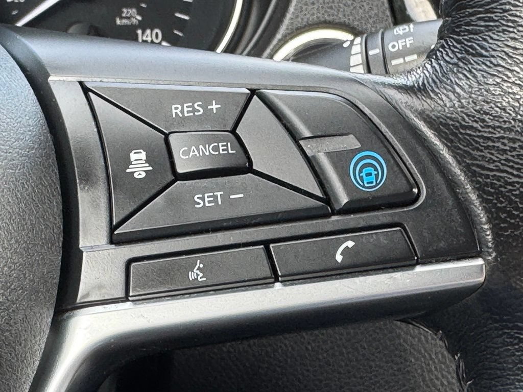 Used 2019 Nissan Rogue SV w/ Premium Package AWD/4WD image 32