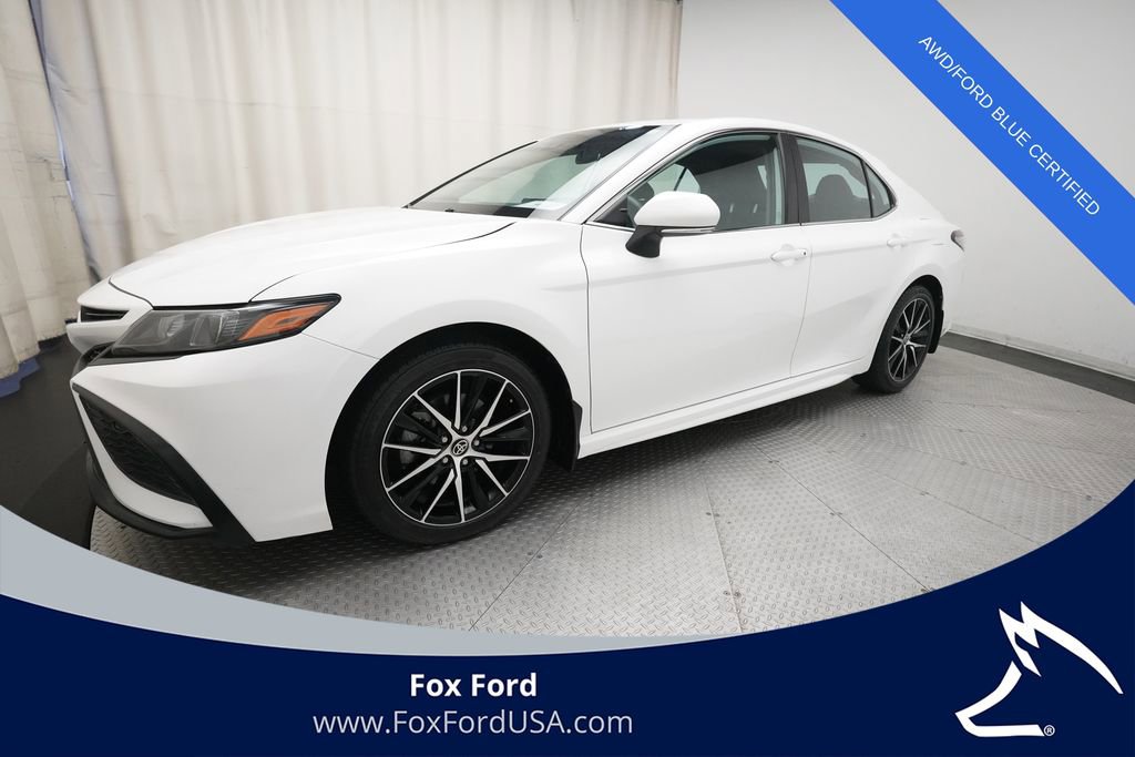 Used 2024 Toyota Camry SE AWD/4WD image 1