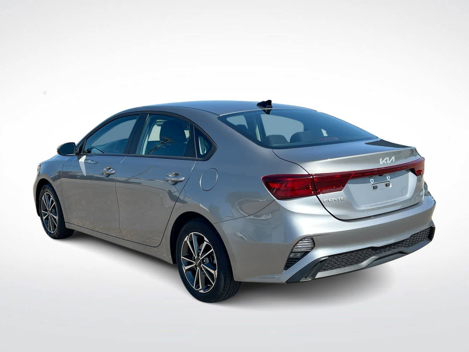 Used 2023 Kia Forte LXS FWD image 6