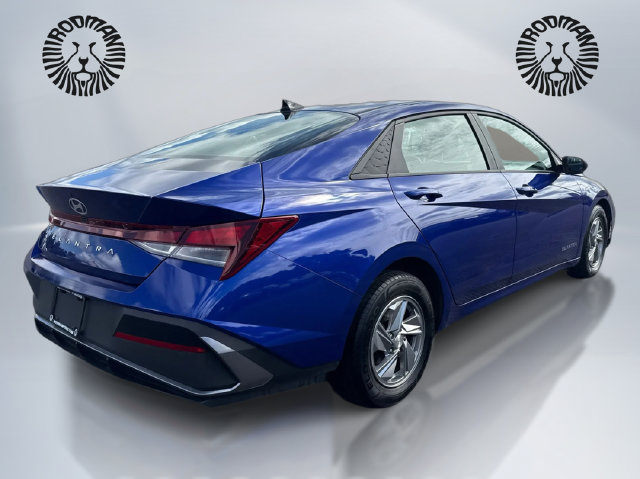 Used 2024 Hyundai Elantra SE FWD image 6