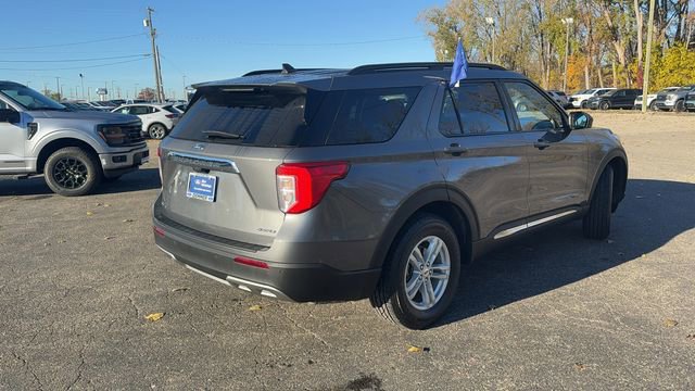 Certified 2022 Ford Explorer XLT w/ Equipment Group 202A image 5