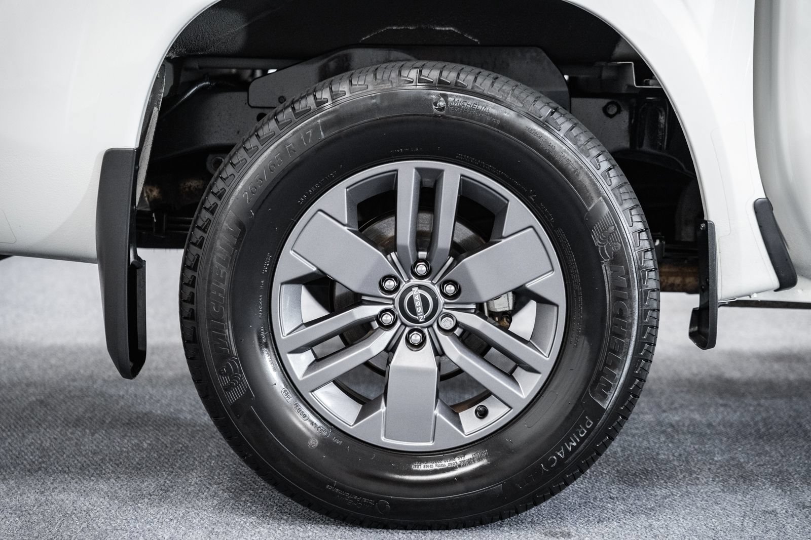 Used 2025 Nissan Frontier SV RWD image 15