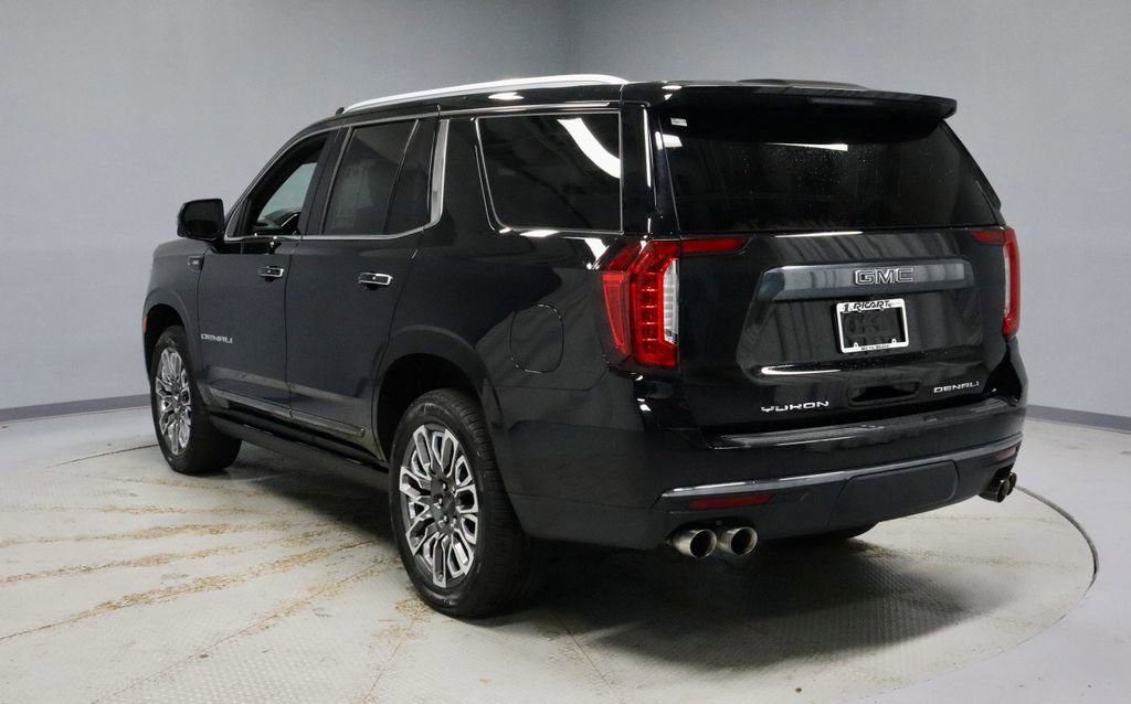 Used 2023 GMC Yukon Denali Ultimate AWD/4WD image 9