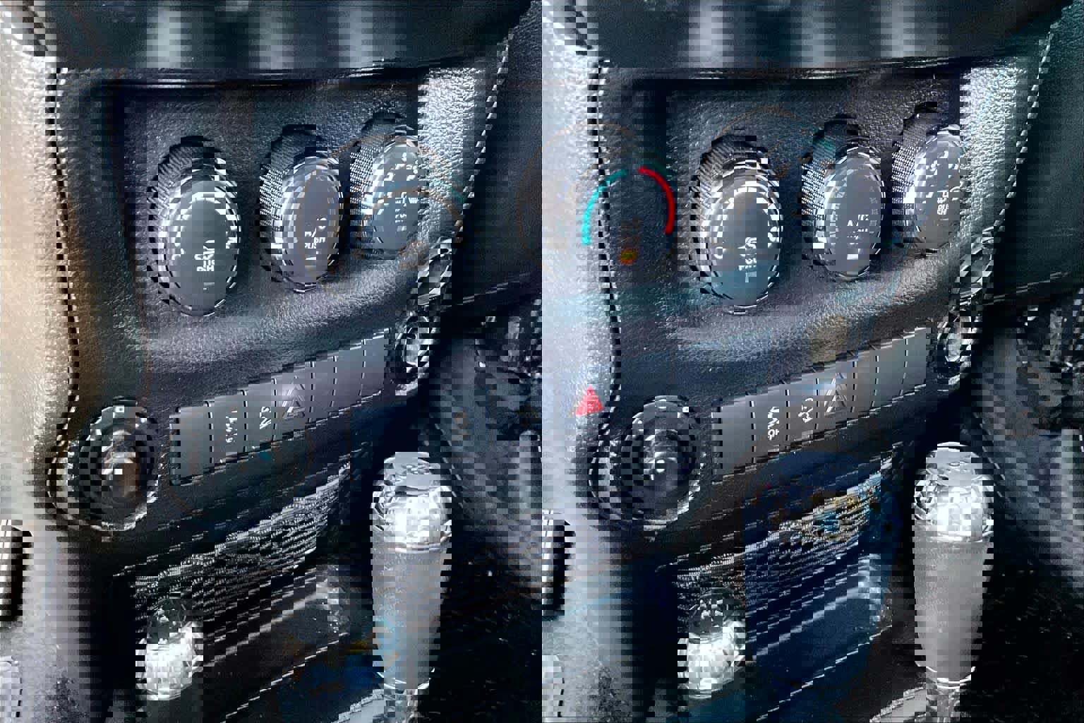 Used 2018 Jeep Wrangler Unlimited Sport S image 32