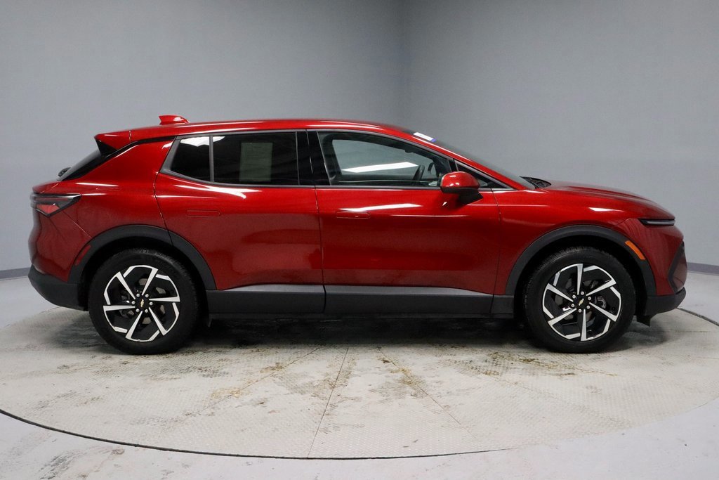 Used 2025 Chevrolet Equinox EV LT image 6
