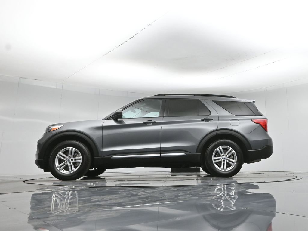 Certified 2023 Ford Explorer XLT RWD image 8
