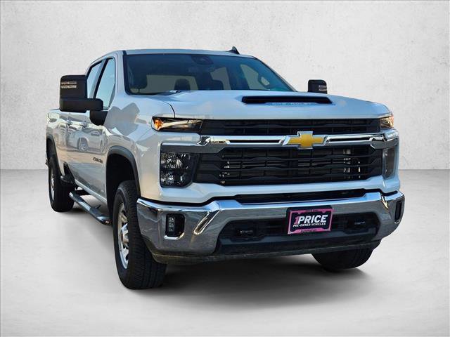 Used 2025 Chevrolet Silverado 2500 LT w/ Convenience Package AWD/4WD image 3