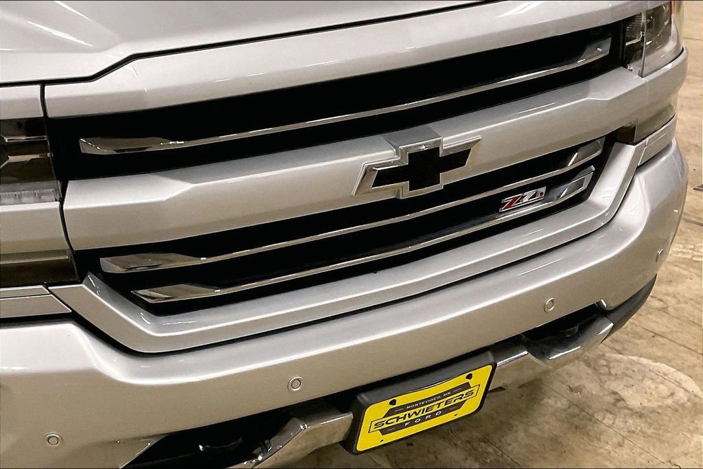 Used 2018 Chevrolet Silverado 1500 LTZ Z71 w/ LTZ Plus Package AWD/4WD image 28