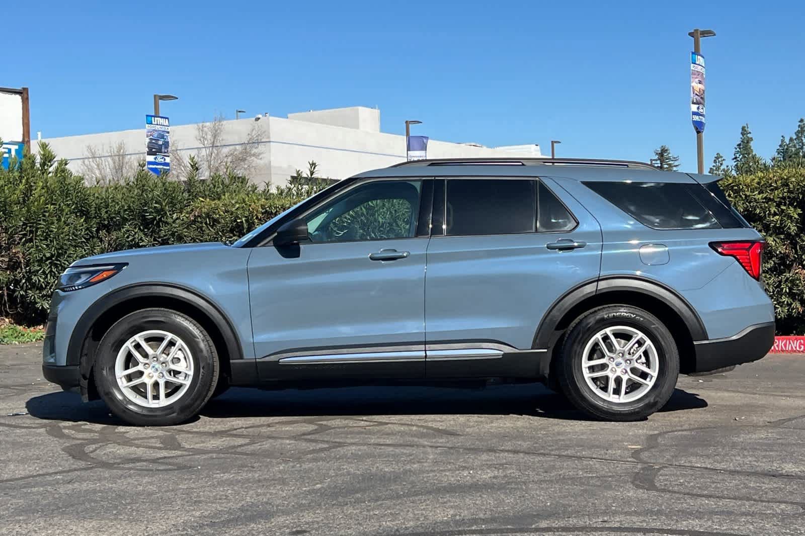 Certified 2025 Ford Explorer Active image 2