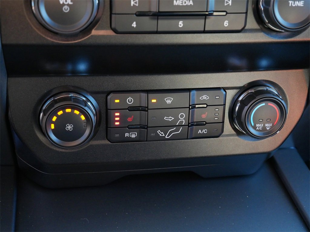 Certified 2019 Ford F350 XLT w/ XLT Premium Package image 21