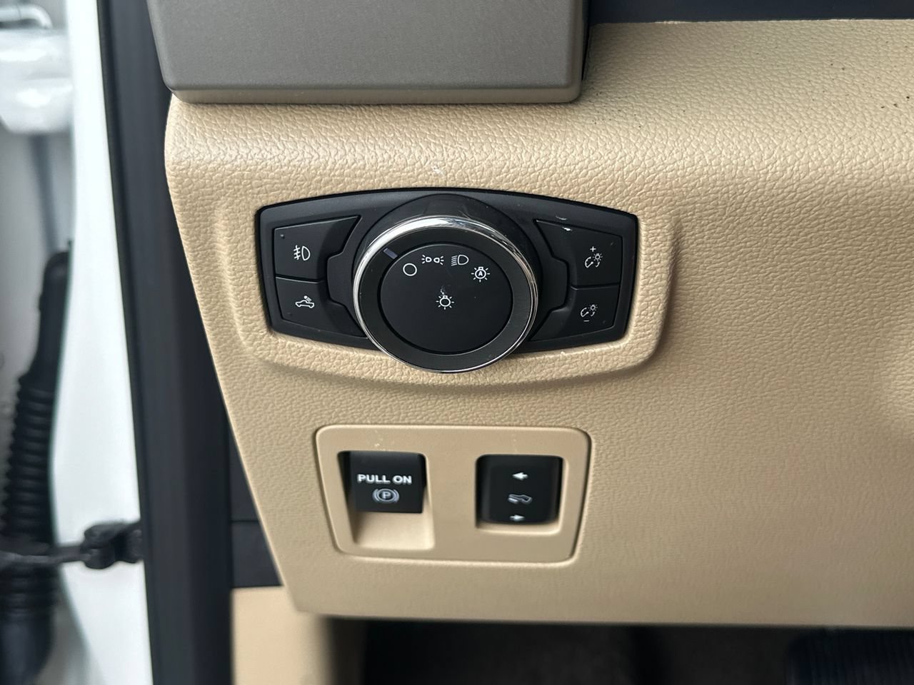 Certified 2020 Ford F150 Lariat RWD image 34