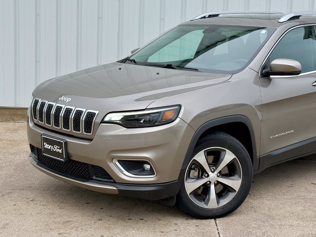 Used 2019 Jeep Cherokee Limited AWD/4WD image 2
