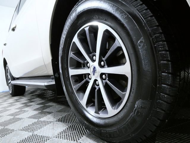 Certified 2018 Ford Expedition XLT w/ Equipment Group 202A image 2