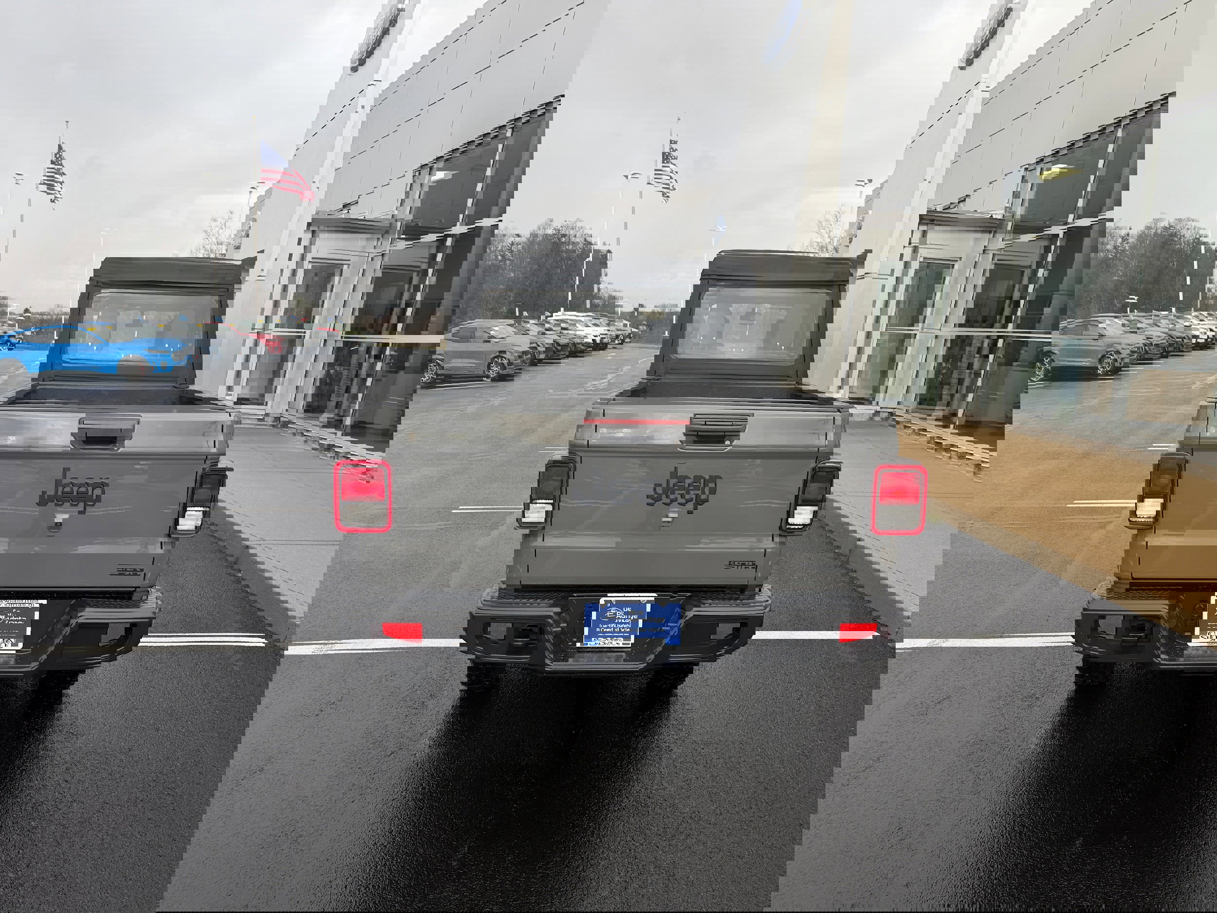 Used 2021 Jeep Gladiator Sport image 4