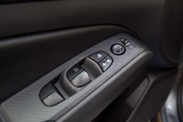 Used 2025 Nissan Altima 2.5 SV FWD image 12