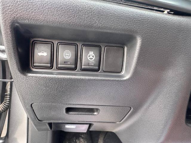Used 2022 Nissan Maxima SR w/ Sport Mat Group FWD image 21
