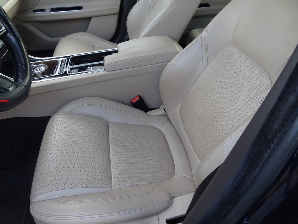 Used 2017 Jaguar XF Prestige image 7