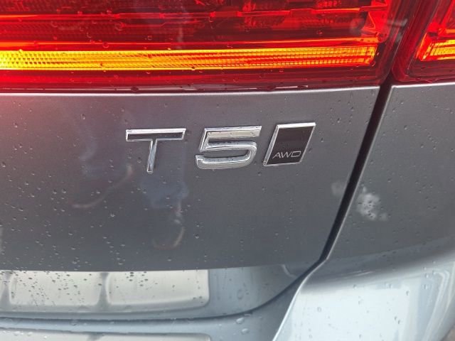 Used 2021 Volvo XC60 T5 Inscription image 10