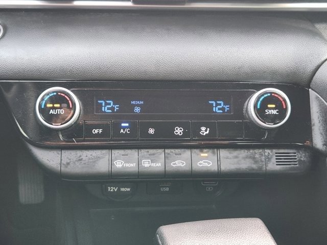 Used 2023 Hyundai Elantra SEL image 17