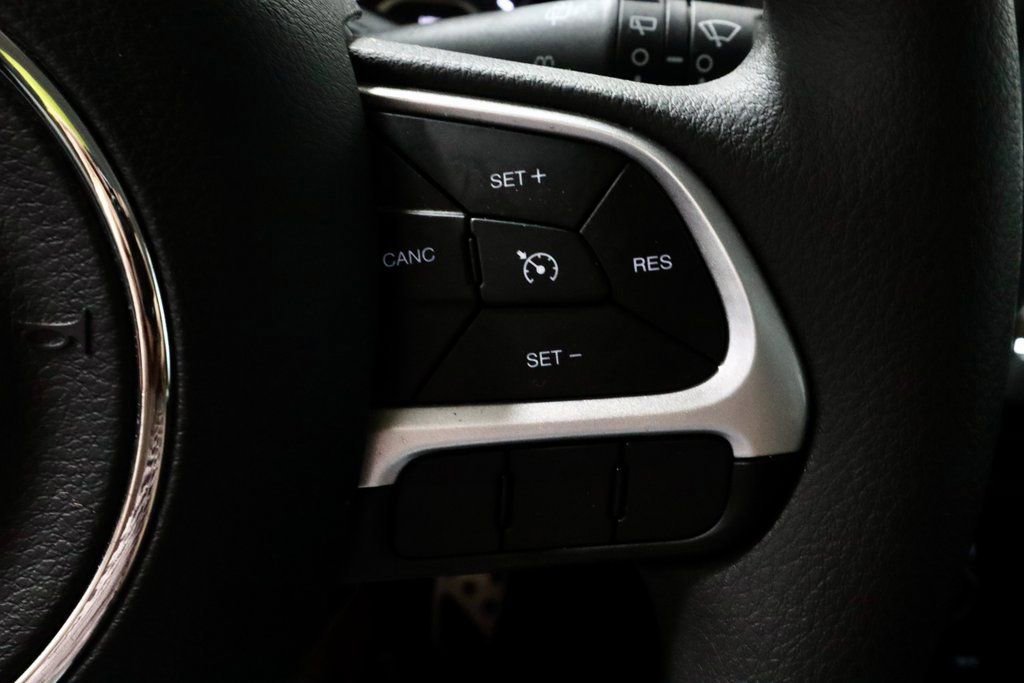 Used 2023 Jeep Renegade Latitude image 29