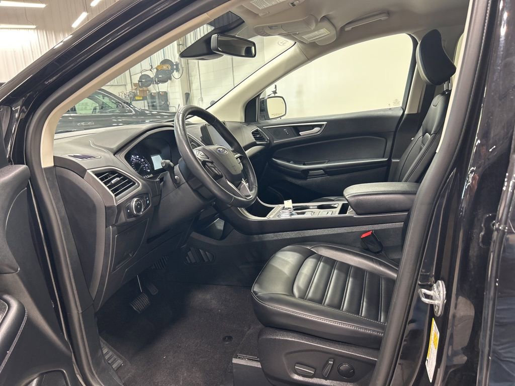 Certified 2024 Ford Edge SEL w/ Convenience Package AWD/4WD image 11