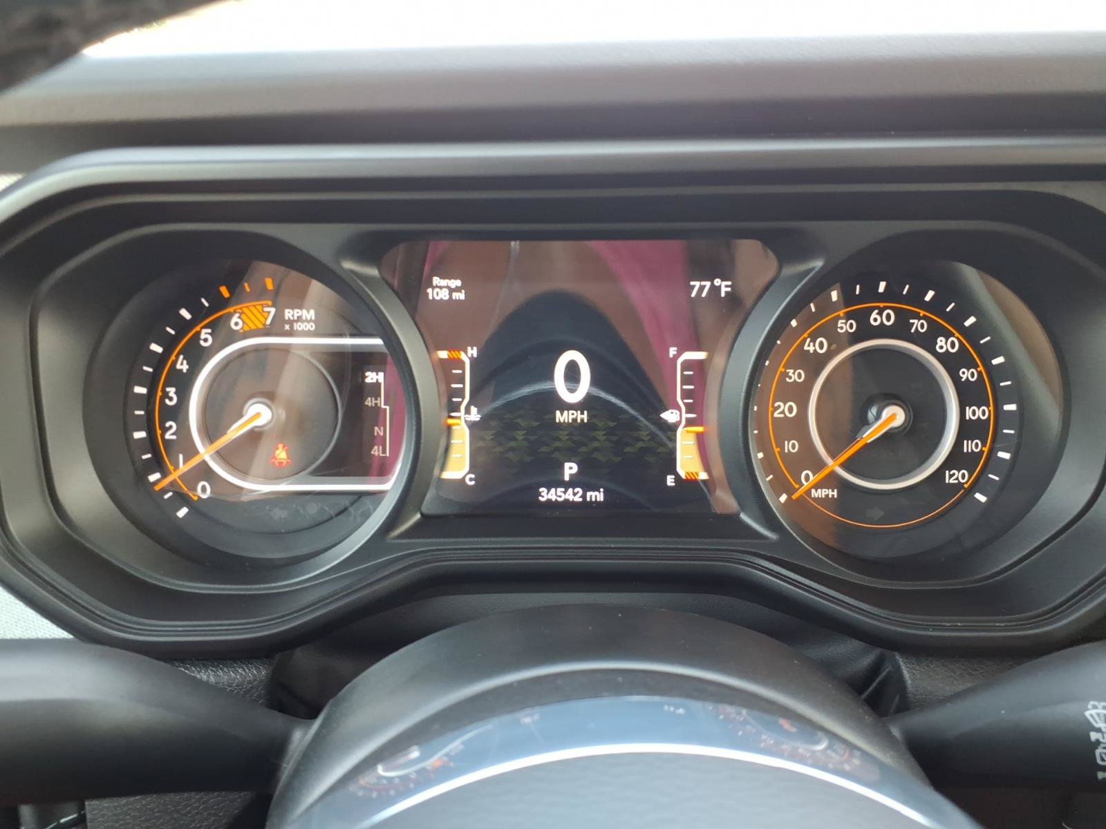 Used 2025 Jeep Wrangler Unlimited Sahara AWD/4WD image 17