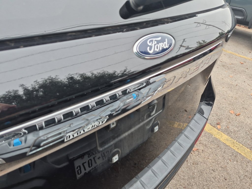 Certified 2022 Ford Explorer XLT RWD image 17