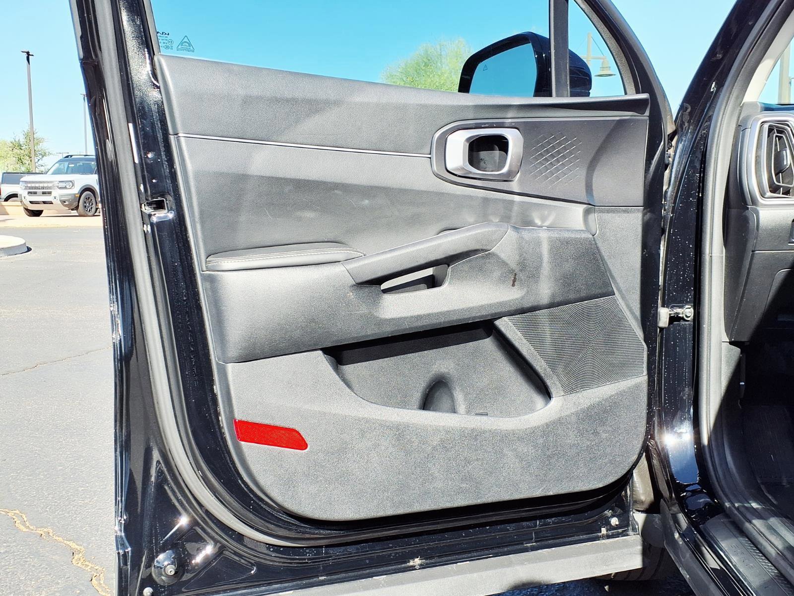 Used 2024 Kia Sorento S image 21